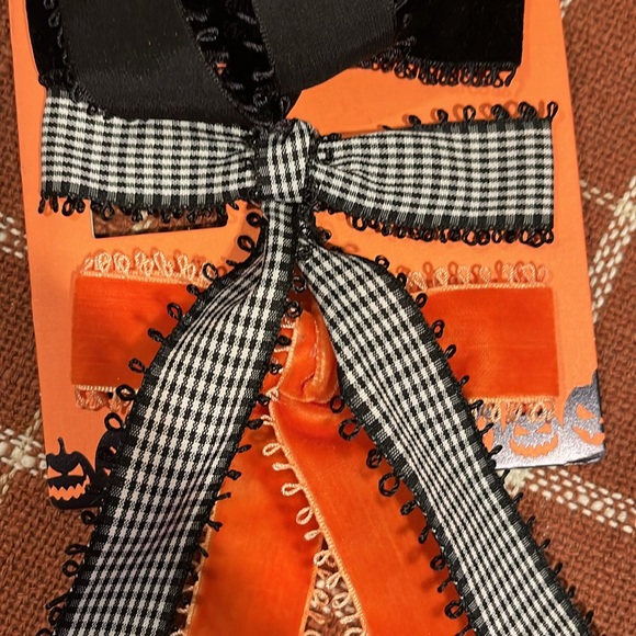 Fall 🍁 Bow Barrettes - Picture 4 of 6